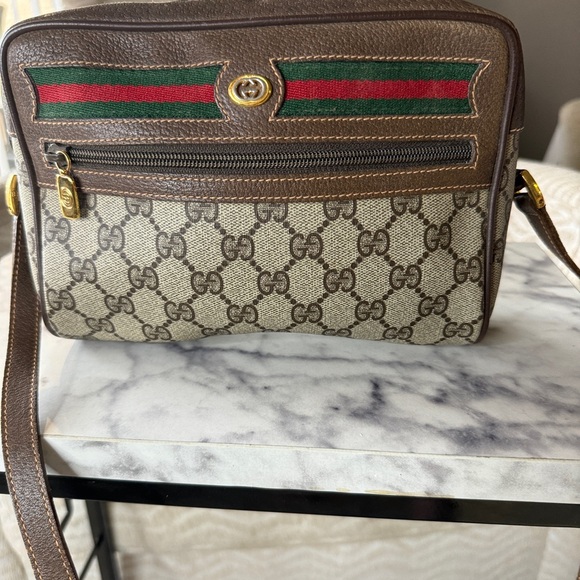 Authentic Gucci vintage web cherry line
crossbody, original strap & certificate - Picture 2 of 11